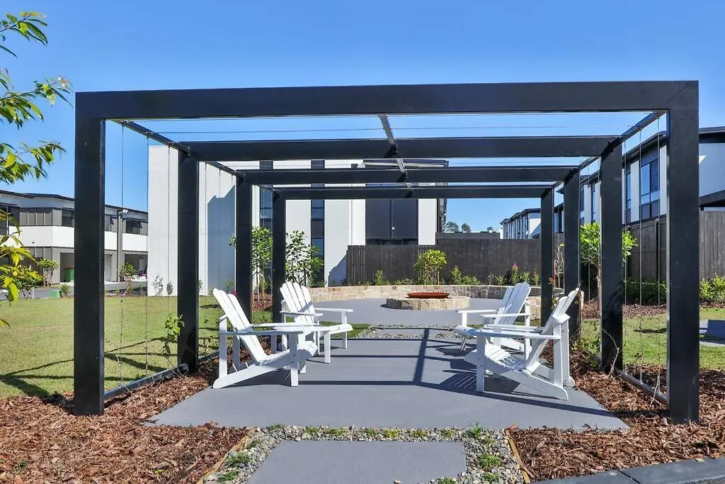 Holiday home Cheerful 3 Bedroom Townhouse With Parking Gold Coast